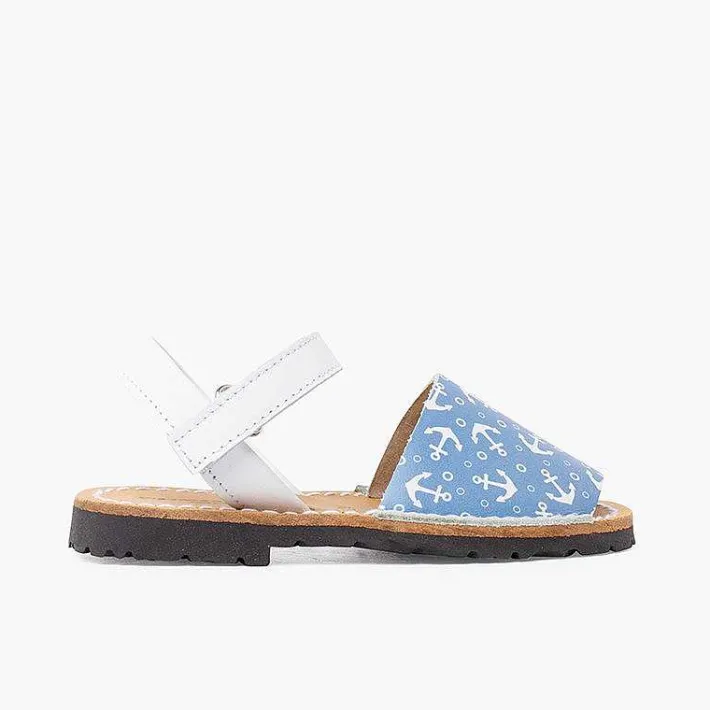 Sandalias<Pisamonas Menorquinas Bicolor Anclas Niños Tira Adherente Color Blanco Y Azul Jeans