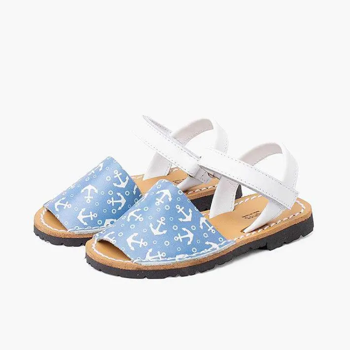 Sandalias<Pisamonas Menorquinas Bicolor Anclas Niños Tira Adherente Color Blanco Y Azul Jeans